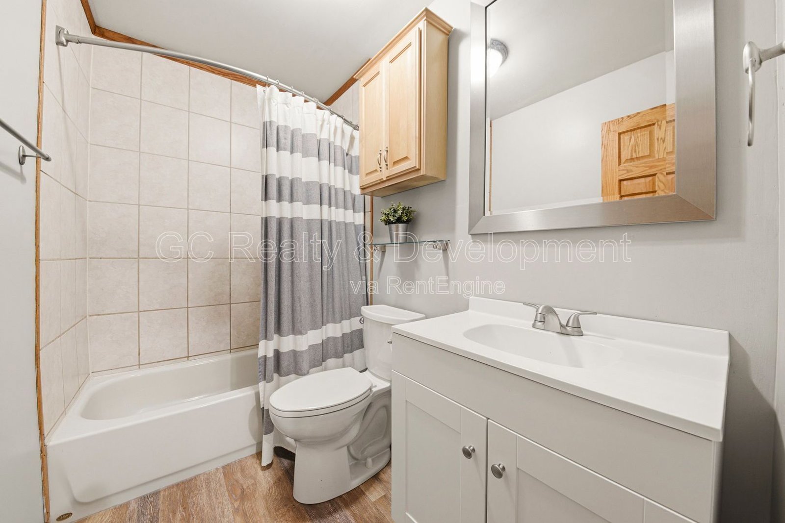 *** 4BR - 2BA / SS APPLIANCES / HARDWOOD FLOORS / CENTRAL AIR / IN-UNIT LAUNDRY / GARAGE / FENCED LOT / AMPLE STORAGE *** property image