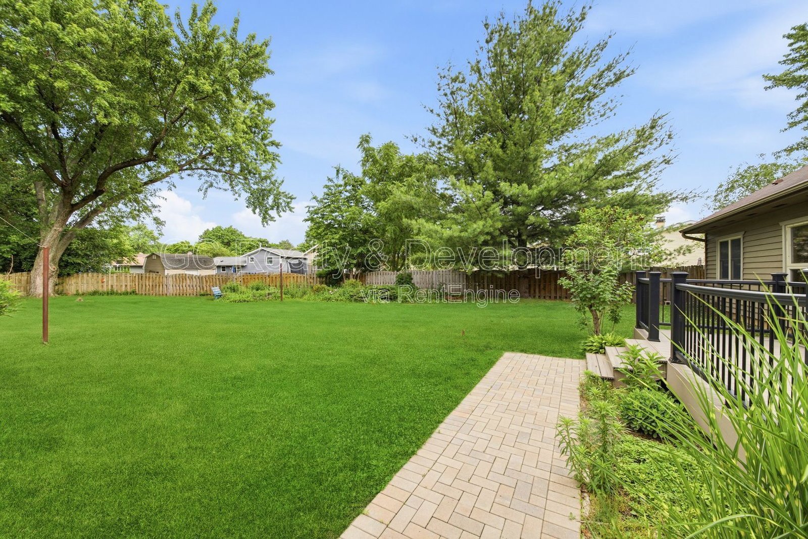 *** 4BR - 2BA / SS APPLIANCES / HARDWOOD FLOORS / CENTRAL AIR / IN-UNIT LAUNDRY / GARAGE / FENCED LOT / AMPLE STORAGE *** property image