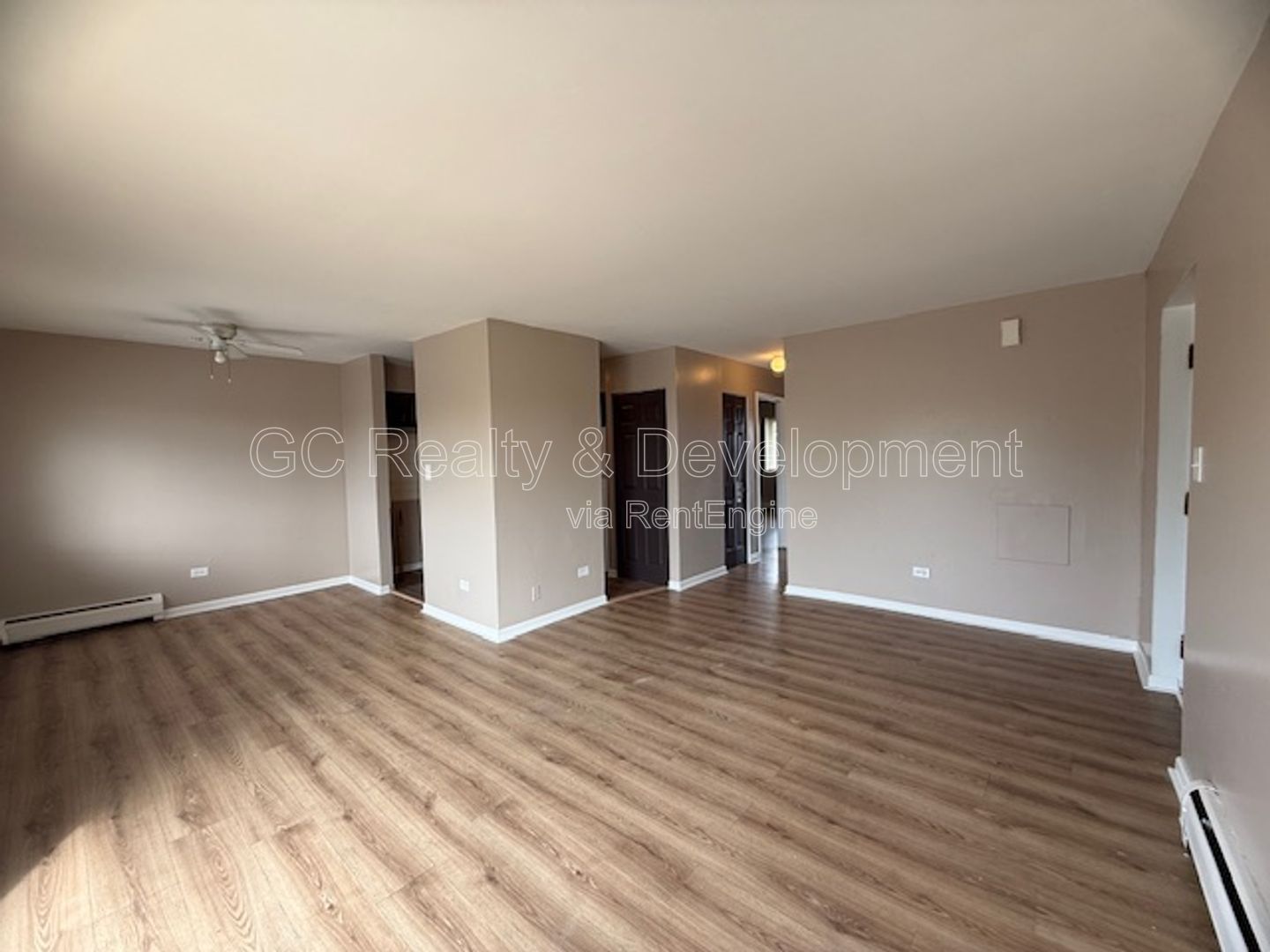 *** 2 BDRM / 2 PARKING SPOTS / LAUNDRY ON SITE / QUICK ACCESS TO SHOPPING / ONLY PAY ELECTRIC *** property image