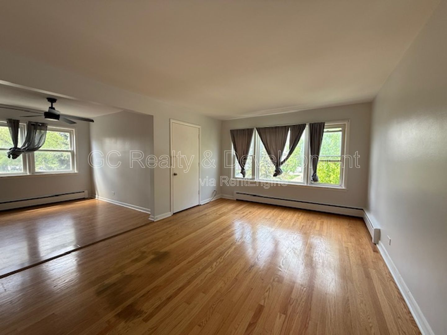 *** FREE RENT / 3 BDRM - 1 BTH / ONLY PAY ELECTRIC / STAINLESS APPLIANCES / HARDWOOD FLOORS *** property image