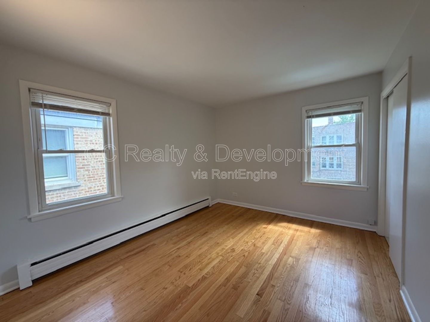 *** FREE RENT / 3 BDRM - 1 BTH / ONLY PAY ELECTRIC / STAINLESS APPLIANCES / HARDWOOD FLOORS *** property image