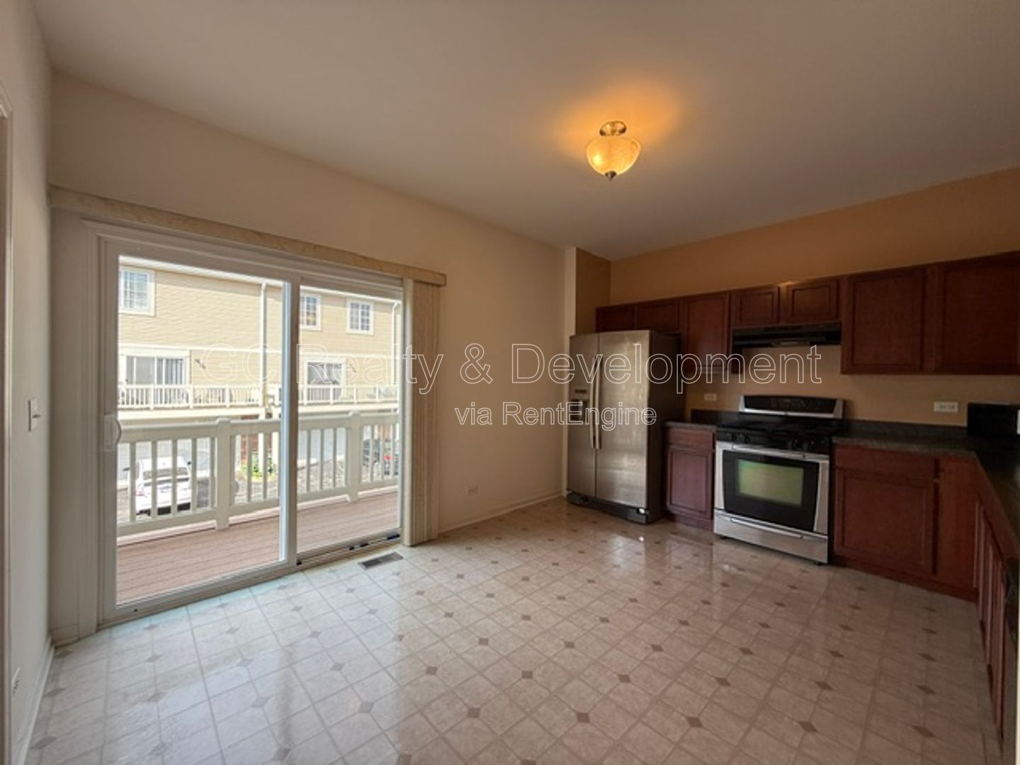 *** 3 BDRM - 2.5 BTH / BSMT / ATTACHED GARAGE / IN UNIT LAUNDRY / CENTRAL AC *** property image