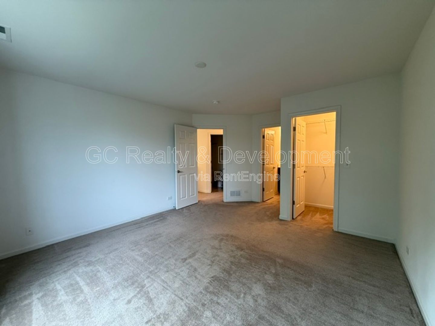 *** 3 BDRM - 2.5 BTH / BSMT / ATTACHED GARAGE / IN UNIT LAUNDRY / CENTRAL AC *** property image