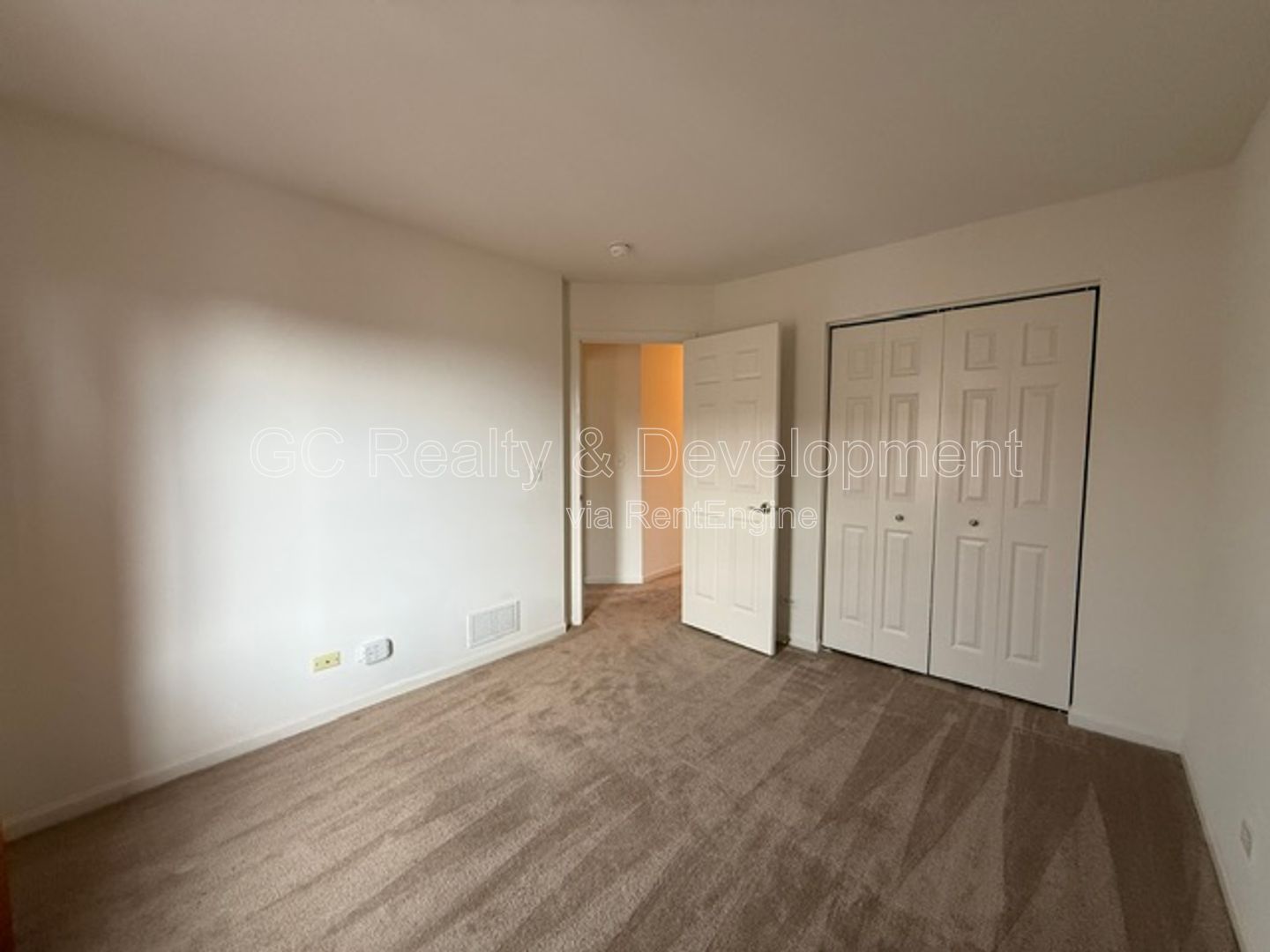 *** 3 BDRM - 2.5 BTH / BSMT / ATTACHED GARAGE / IN UNIT LAUNDRY / CENTRAL AC *** property image