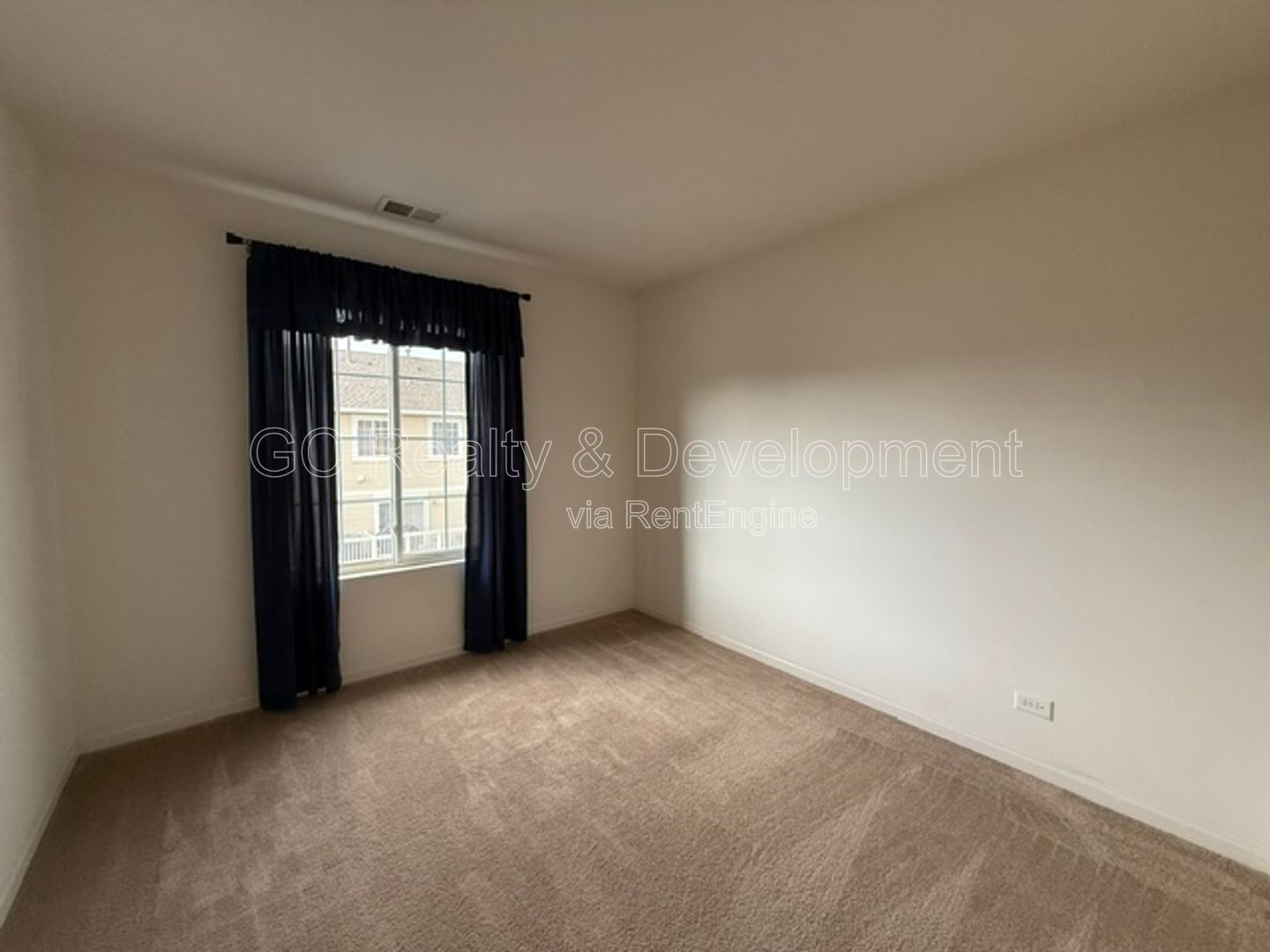 *** 3 BDRM - 2.5 BTH / BSMT / ATTACHED GARAGE / IN UNIT LAUNDRY / CENTRAL AC *** property image