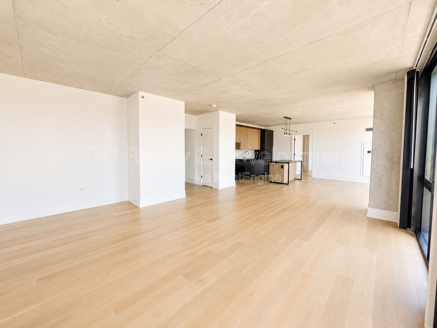 *** SOUTH LOOP / GARAGE PARKING / IN UNIT LAUNDRY / OUTDOOR POOL & ON SITE GYM / CENTRAL AC *** property image