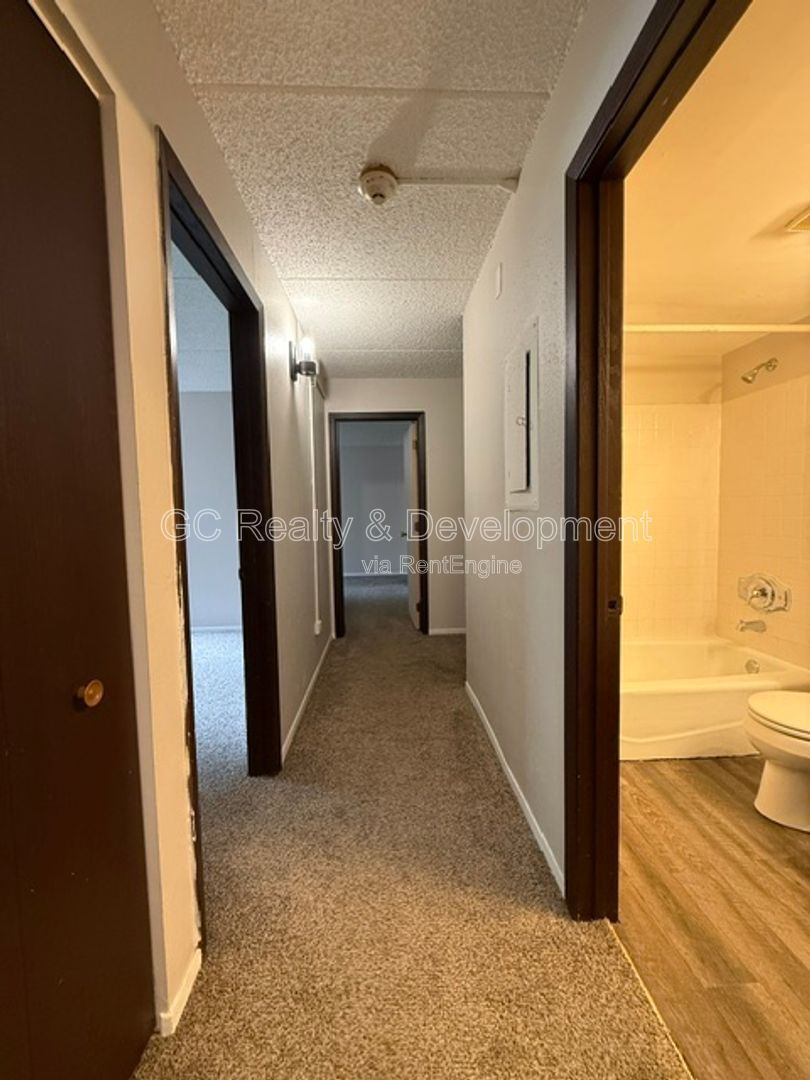*** 2BR - 2BA / IN UNIT LAUNDRY / CENTRAL AIR / ONLY PAY ELECTRIC *** property image