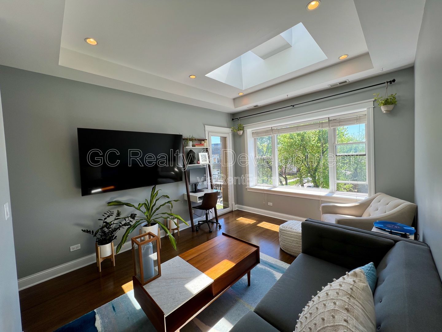 *** COMING SOON 7/15/26! / LOGAN SQUARE / JACUZZI TUB / IN UNIT LAUNDRY / RECENTLY REHABBED / STORAGE UNIT *** property image