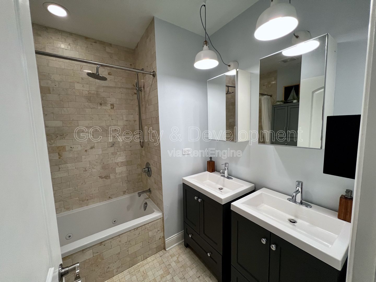 *** COMING SOON 7/15/26! / LOGAN SQUARE / JACUZZI TUB / IN UNIT LAUNDRY / RECENTLY REHABBED / STORAGE UNIT *** property image