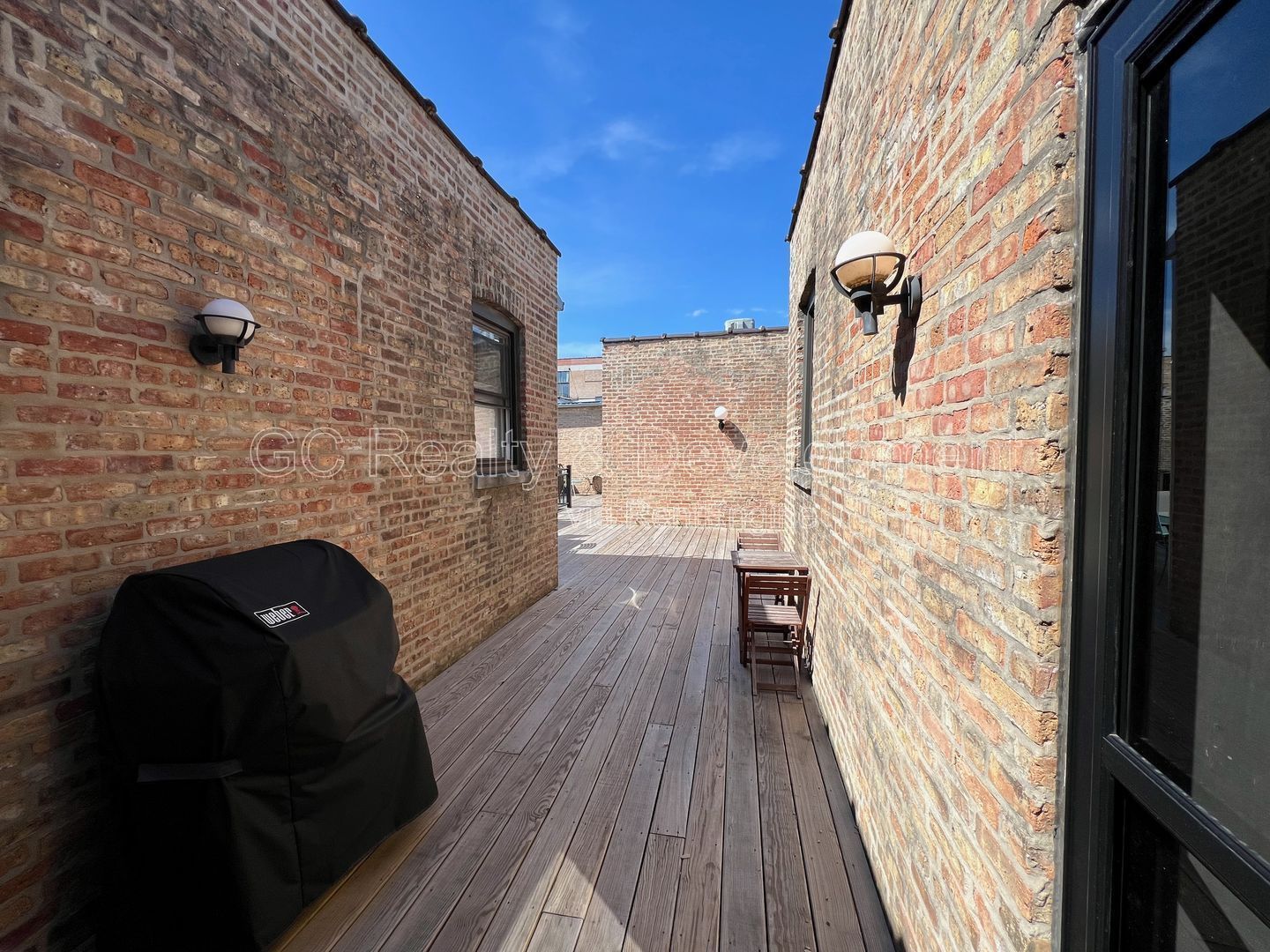 *** COMING SOON 7/15/26! / LOGAN SQUARE / JACUZZI TUB / IN UNIT LAUNDRY / RECENTLY REHABBED / STORAGE UNIT *** property image