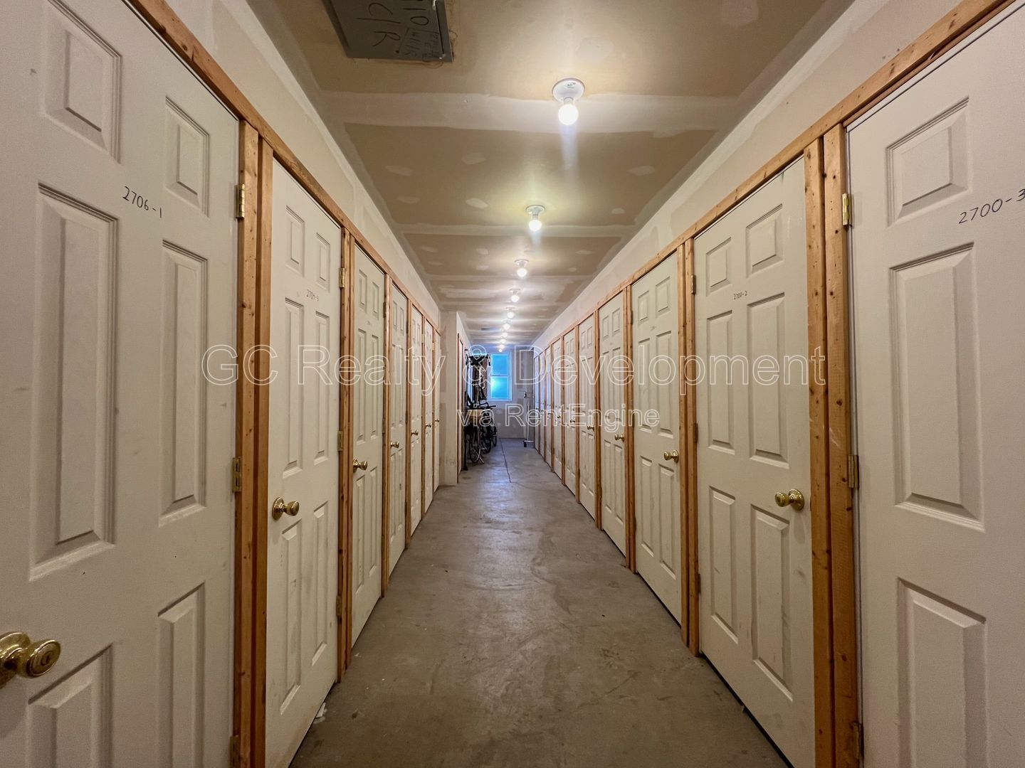 *** COMING SOON 7/15/26! / LOGAN SQUARE / JACUZZI TUB / IN UNIT LAUNDRY / RECENTLY REHABBED / STORAGE UNIT *** property image