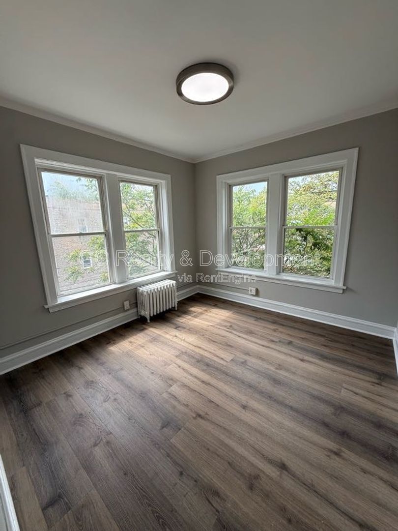 *** 3 BDRM - 1.5 BTH / RECENTLY REHABBED / ONLY PAY ELECTRIC / LAUNDRY ON SITE *** property image