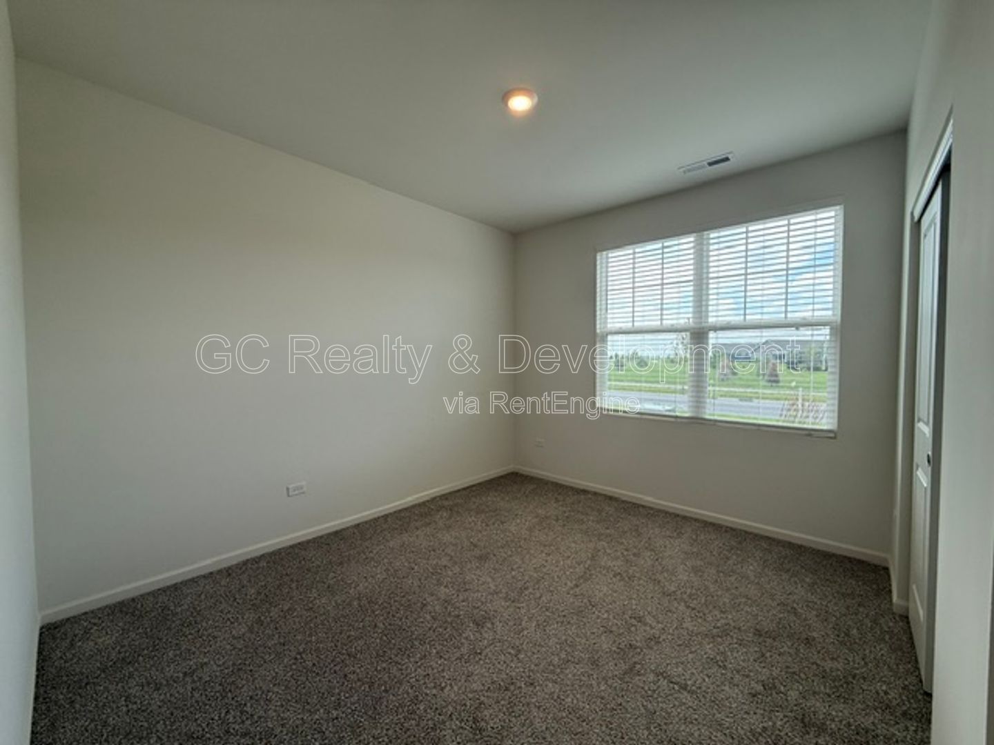 *** 3BR-2BA / RECENTLY UPDATED / SS APPLIANCES / IN-UNIT LAUNDRY / CENTRAL AIR / GARAGE *** property image