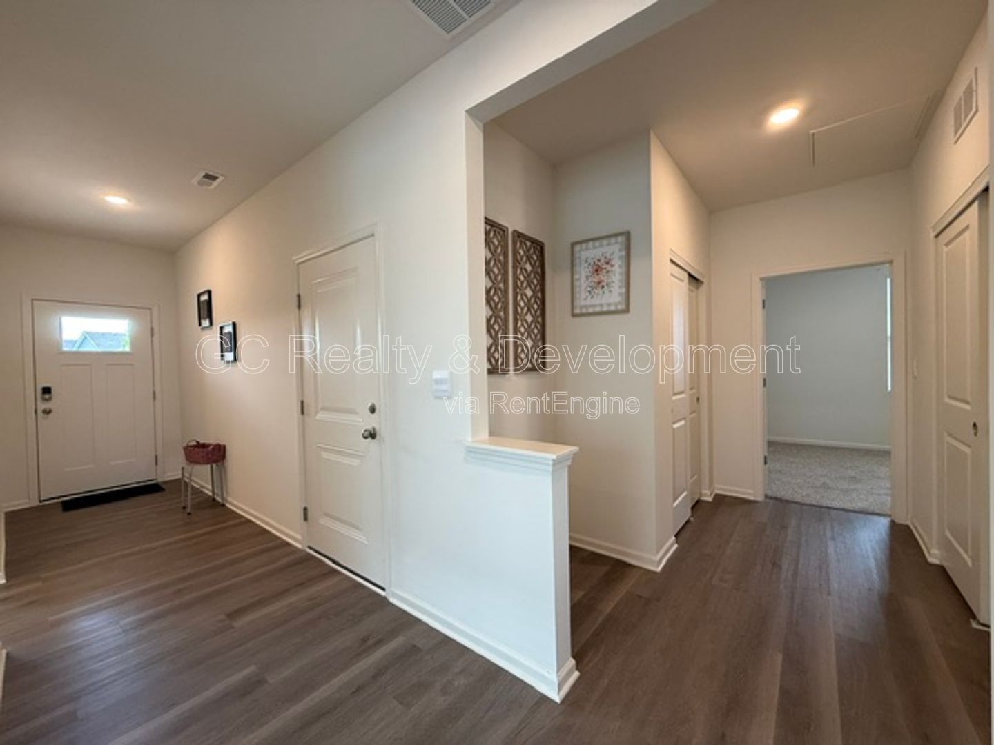 *** 3BR-2BA / RECENTLY UPDATED / SS APPLIANCES / IN-UNIT LAUNDRY / CENTRAL AIR / GARAGE *** property image