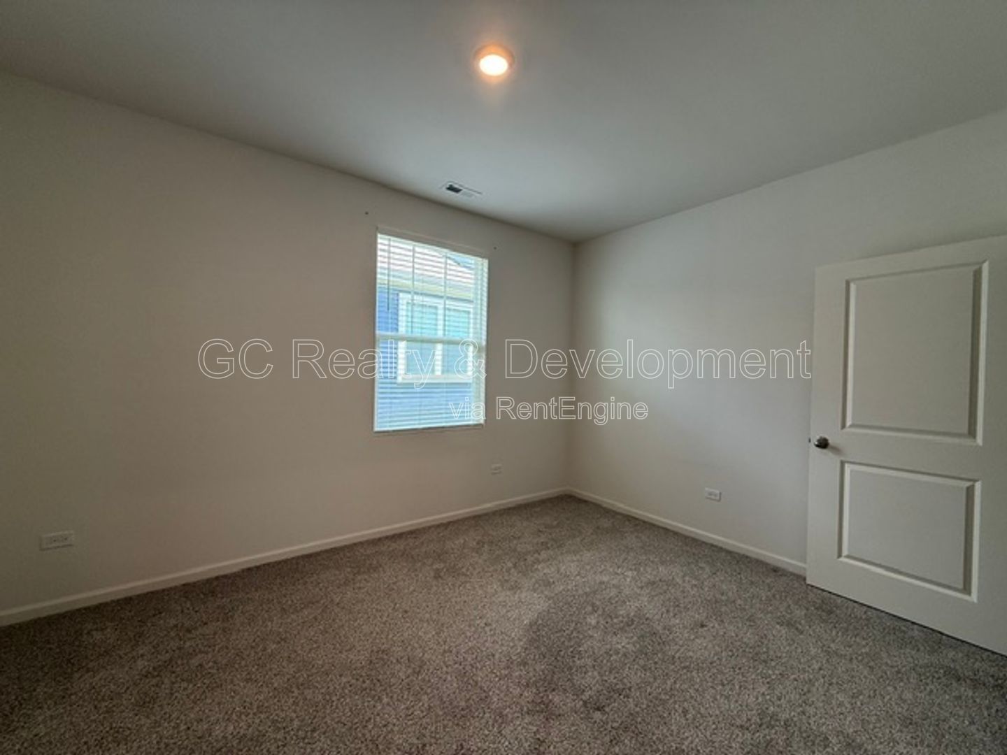 *** 3BR-2BA / RECENTLY UPDATED / SS APPLIANCES / IN-UNIT LAUNDRY / CENTRAL AIR / GARAGE *** property image