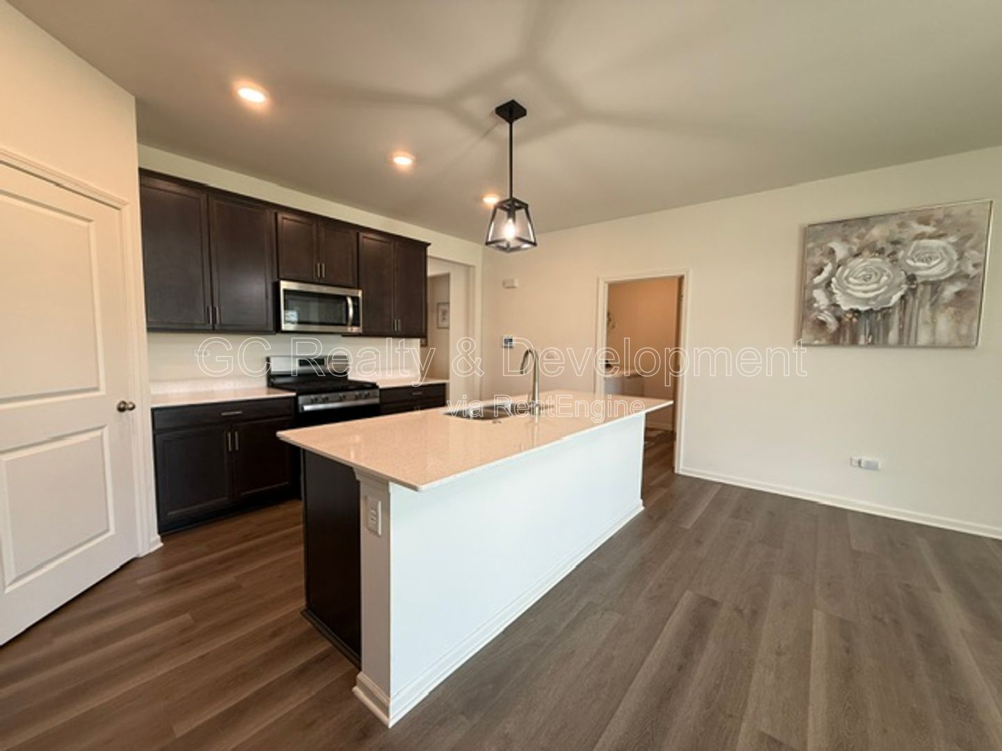 *** 3BR-2BA / RECENTLY UPDATED / SS APPLIANCES / IN-UNIT LAUNDRY / CENTRAL AIR / GARAGE *** property image
