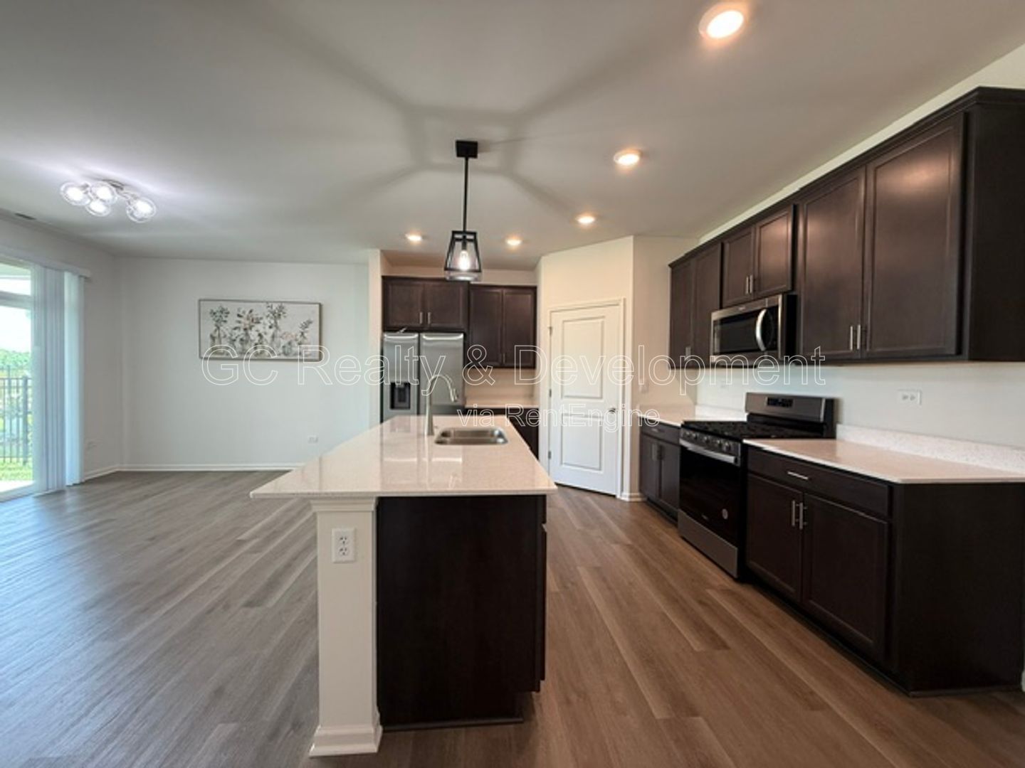 *** 3BR-2BA / RECENTLY UPDATED / SS APPLIANCES / IN-UNIT LAUNDRY / CENTRAL AIR / GARAGE *** property image