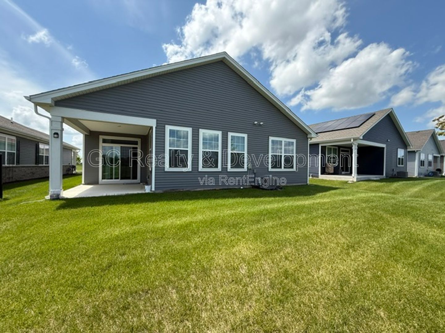 *** 3BR-2BA / RECENTLY UPDATED / SS APPLIANCES / IN-UNIT LAUNDRY / CENTRAL AIR / GARAGE *** property image