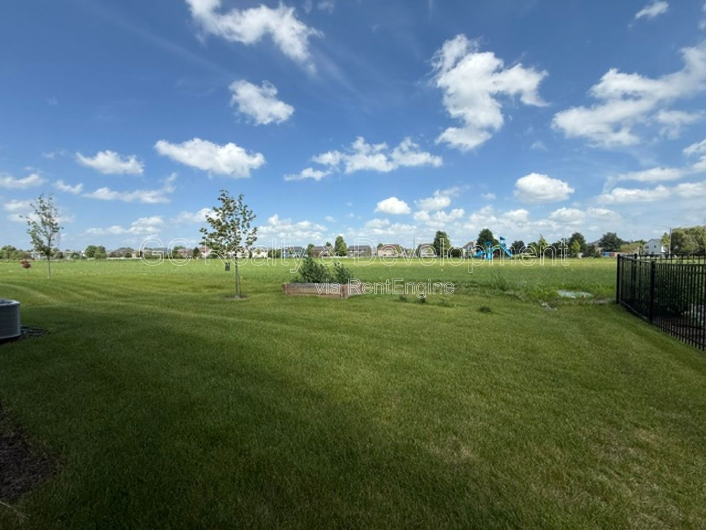 *** 3BR-2BA / RECENTLY UPDATED / SS APPLIANCES / IN-UNIT LAUNDRY / CENTRAL AIR / GARAGE *** property image