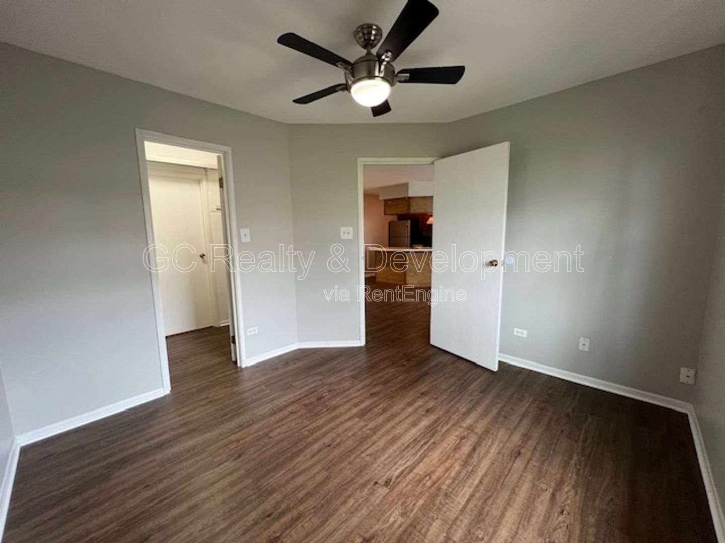 *** 1 BDRM / SS APPL INCL / LAUNDRY IN UNIT / 1 PARKING SPOT / TENANT PAYS GAS & ELECTRIC *** property image