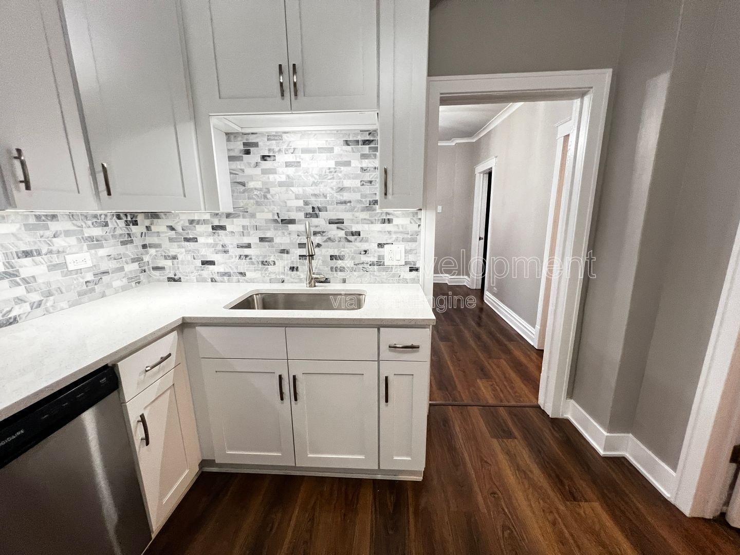 *** 3 BDRMS - 2 BTH / CENTRAL AIR / SS APPL / FREE LAUNDRY IN BUILDING *** property image