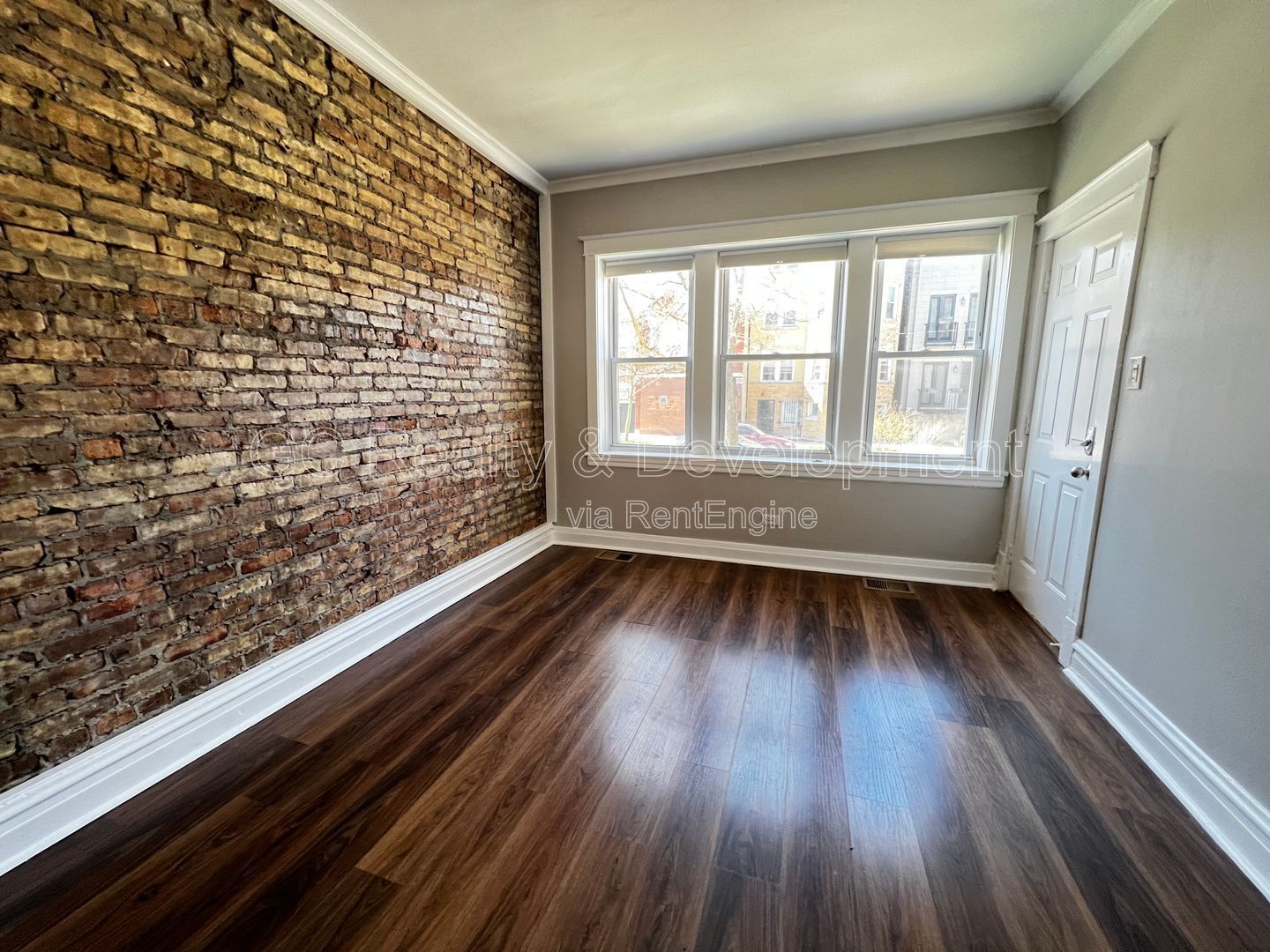 *** 3 BDRMS - 2 BTH / CENTRAL AIR / SS APPL / FREE LAUNDRY IN BUILDING *** property image