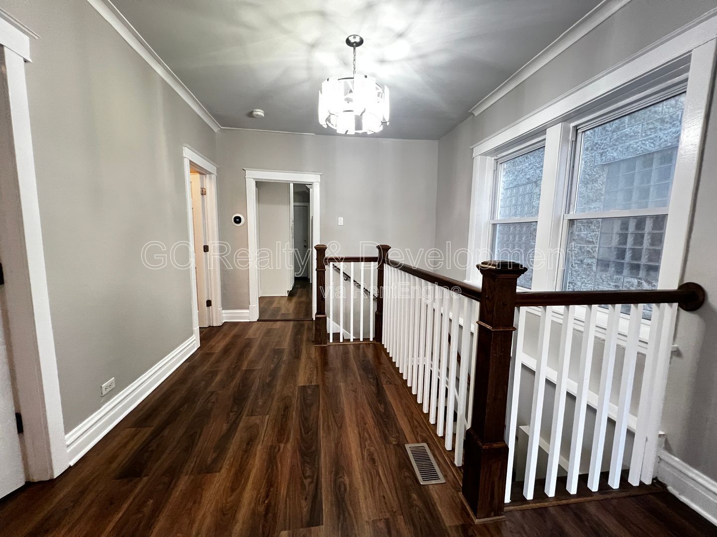 *** 3 BDRMS - 2 BTH / CENTRAL AIR / SS APPL / FREE LAUNDRY IN BUILDING *** property image