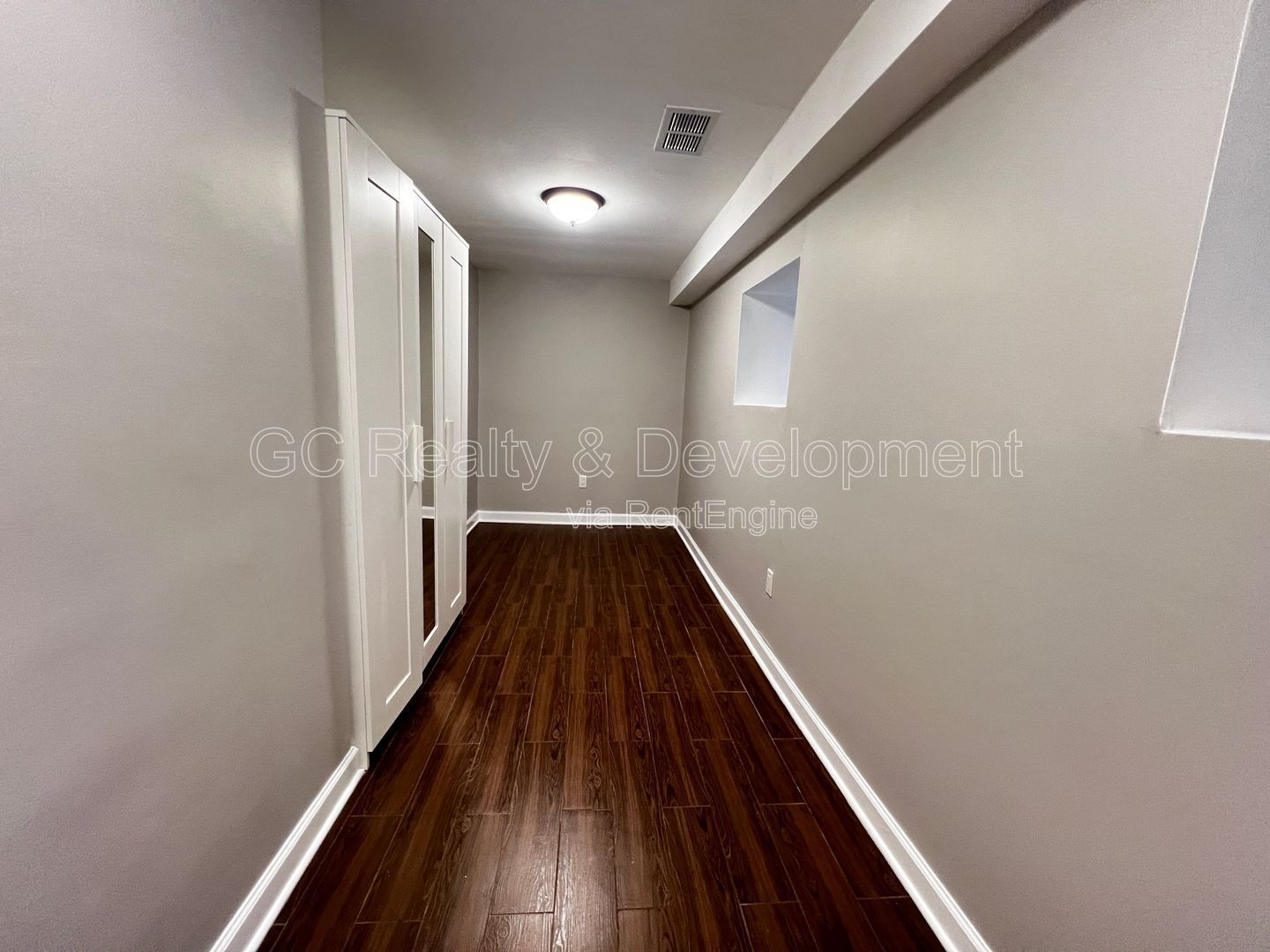 *** 3 BDRMS - 2 BTH / CENTRAL AIR / SS APPL / FREE LAUNDRY IN BUILDING *** property image