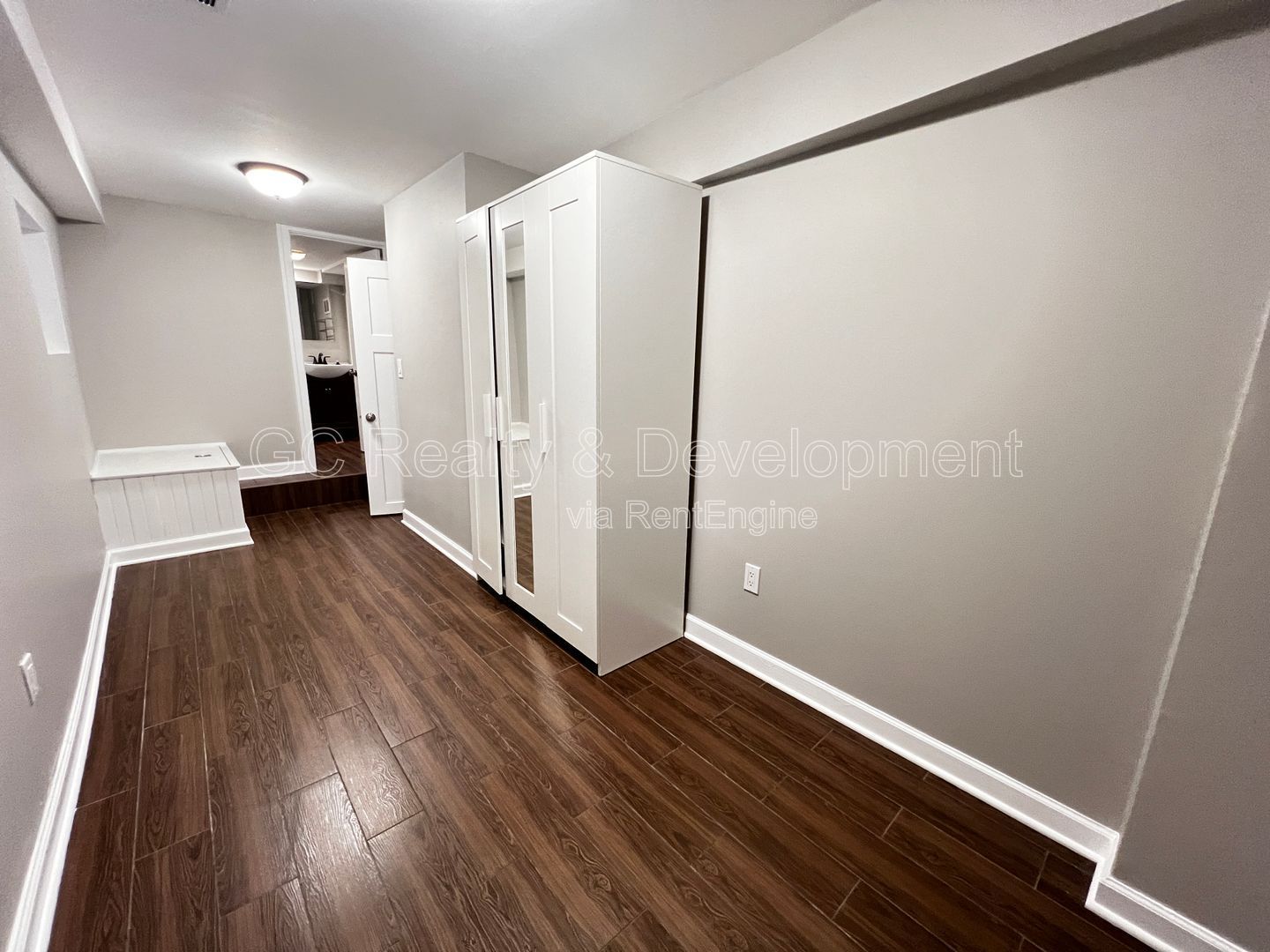 *** 3 BDRMS - 2 BTH / CENTRAL AIR / SS APPL / FREE LAUNDRY IN BUILDING *** property image