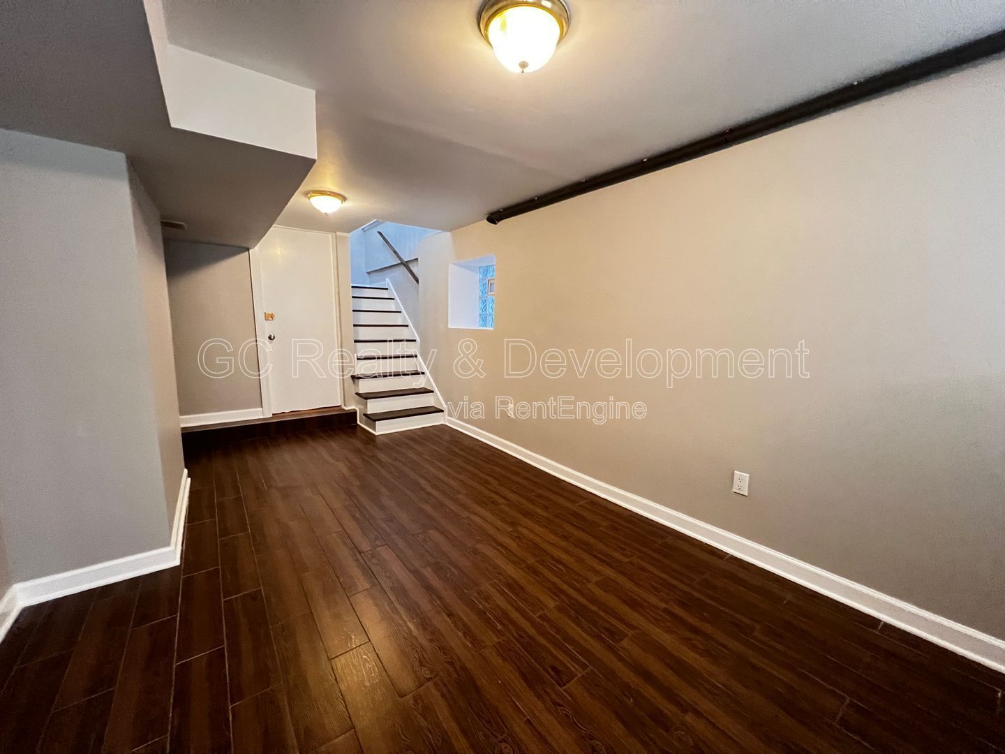 *** 3 BDRMS - 2 BTH / CENTRAL AIR / SS APPL / FREE LAUNDRY IN BUILDING *** property image