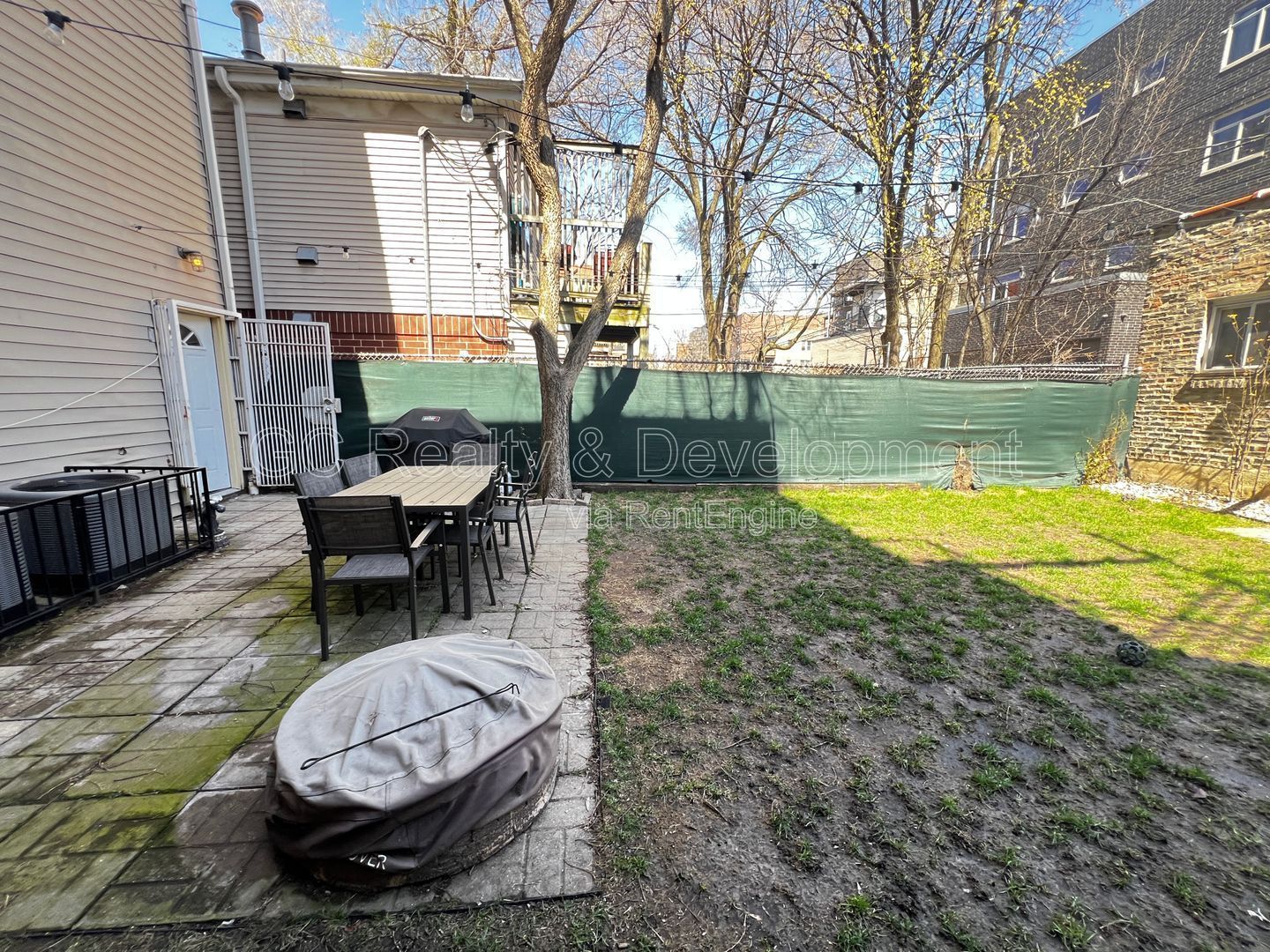 *** 3 BDRMS - 2 BTH / CENTRAL AIR / SS APPL / FREE LAUNDRY IN BUILDING *** property image