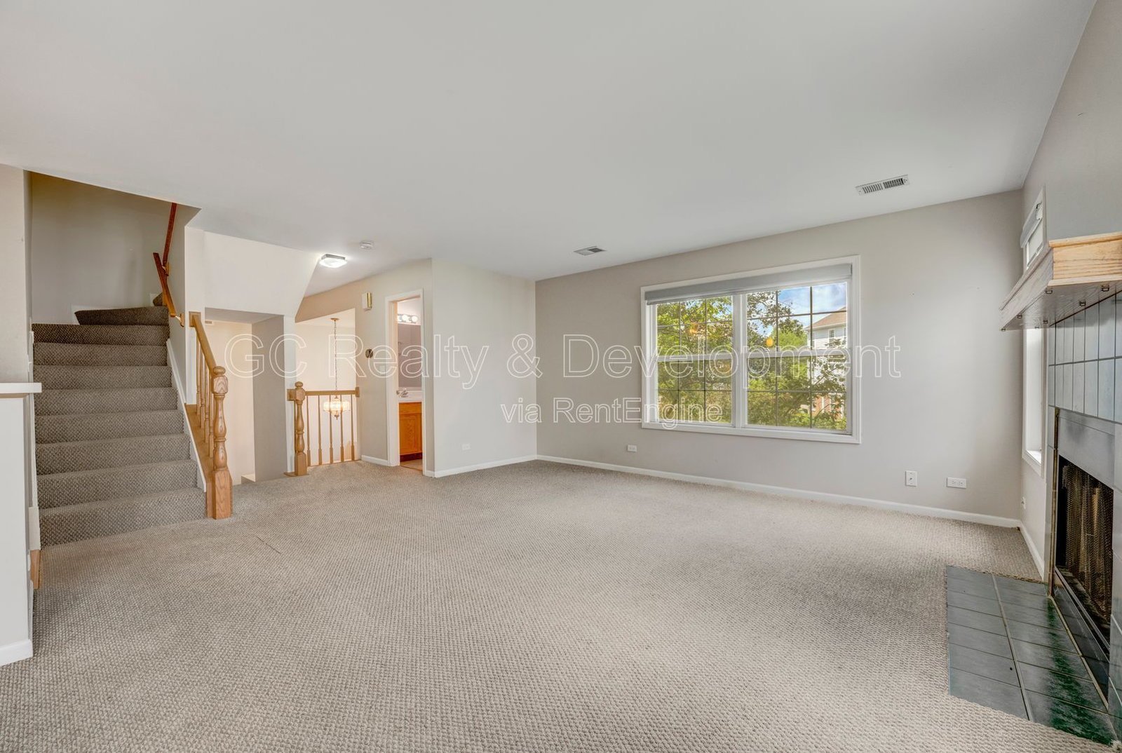 *** CUL-DE-SAC TOWNHOME / ATTACHED GARAGE / TRANSIT NEARBY / W& IN UNIT *** property image