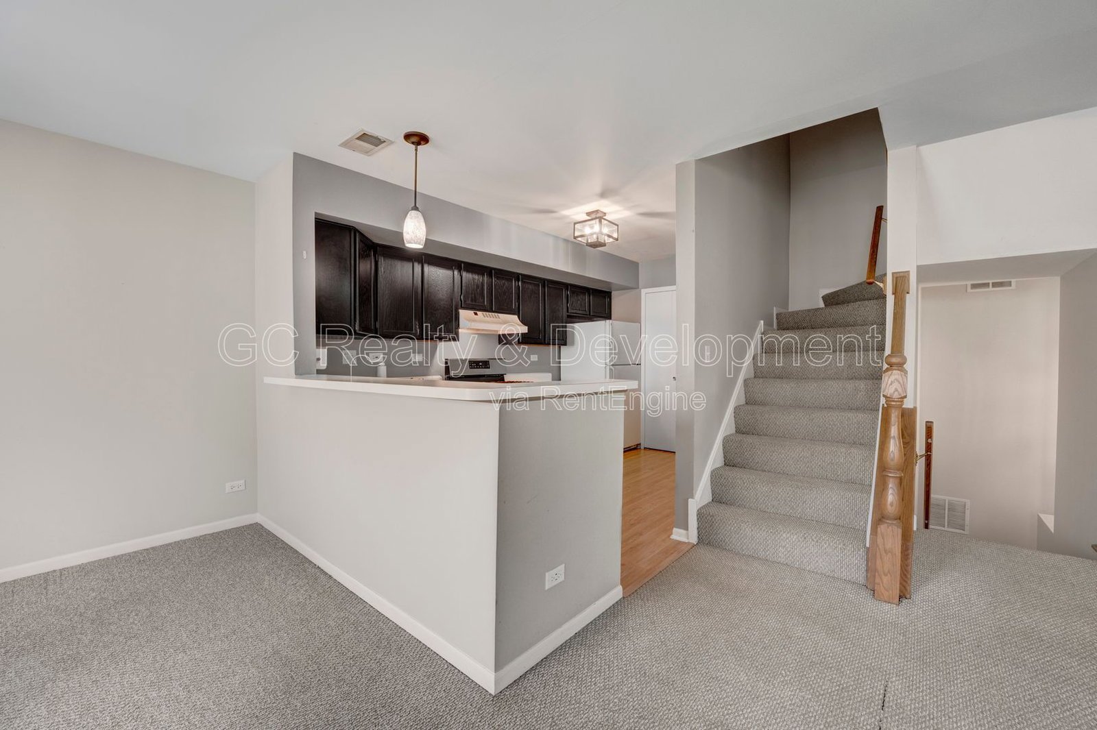 *** CUL-DE-SAC TOWNHOME / ATTACHED GARAGE / TRANSIT NEARBY / W& IN UNIT *** property image