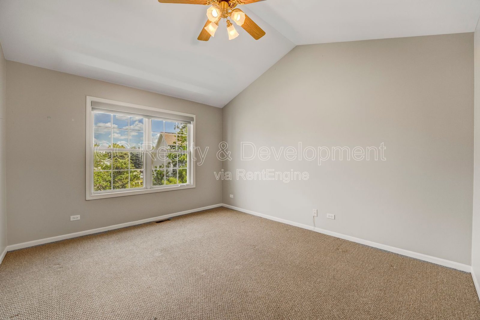 *** CUL-DE-SAC TOWNHOME / ATTACHED GARAGE / TRANSIT NEARBY / W& IN UNIT *** property image
