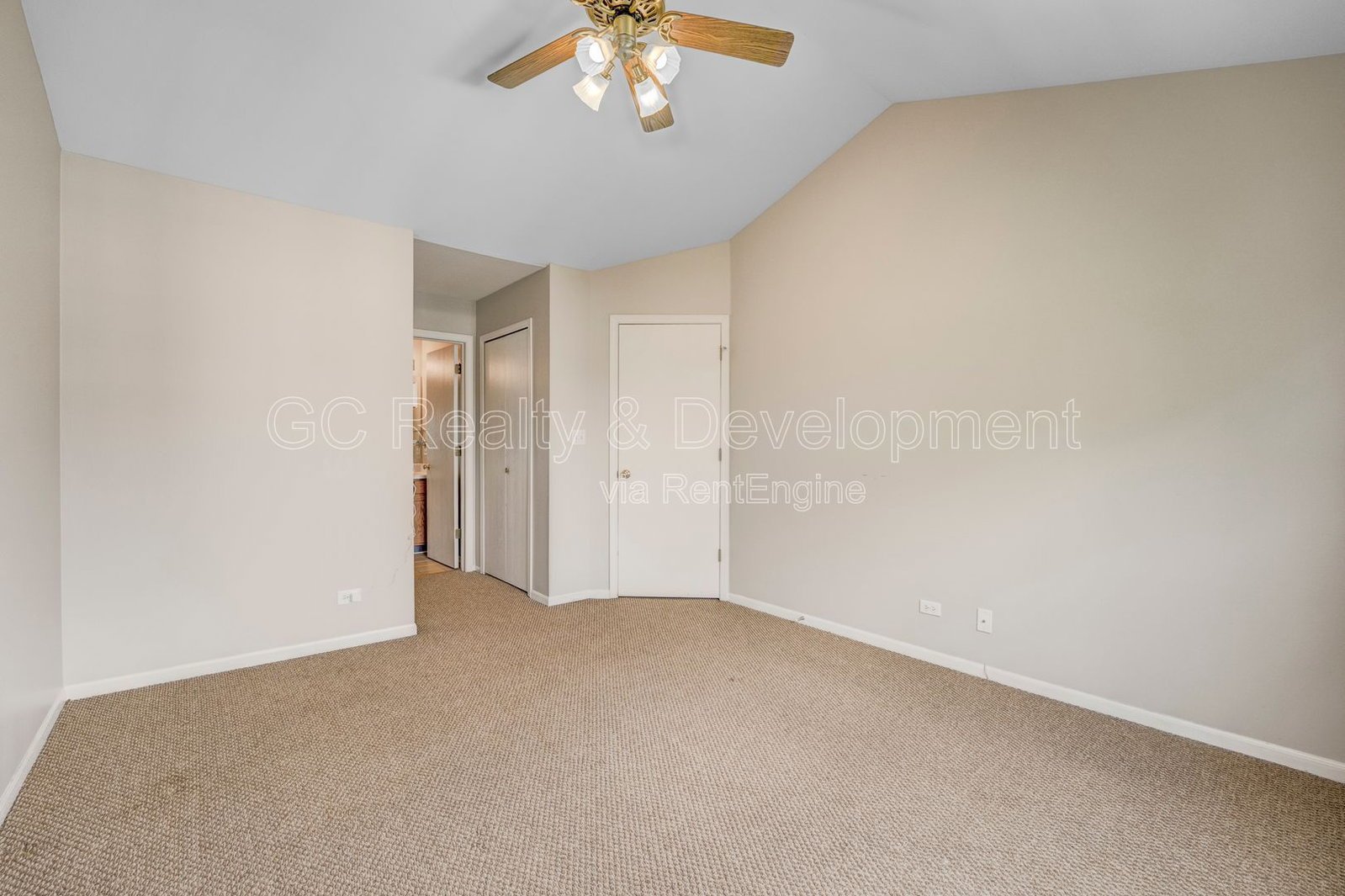 *** CUL-DE-SAC TOWNHOME / ATTACHED GARAGE / TRANSIT NEARBY / W& IN UNIT *** property image
