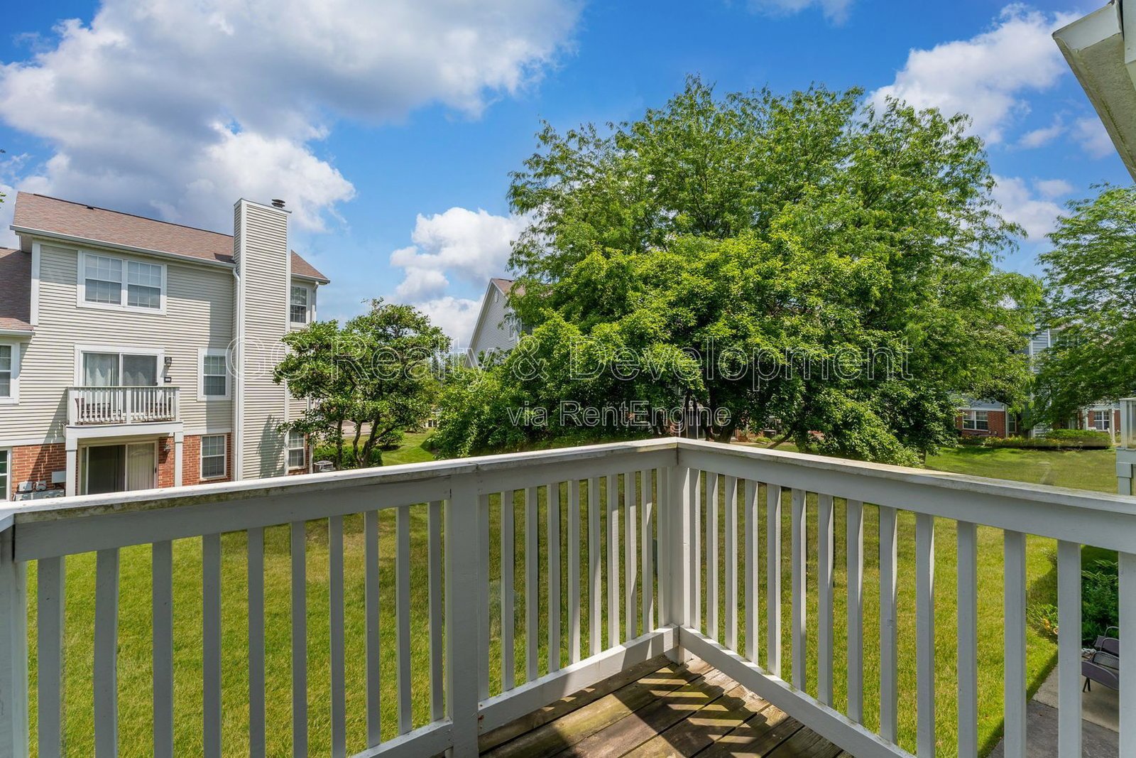 *** CUL-DE-SAC TOWNHOME / ATTACHED GARAGE / TRANSIT NEARBY / W& IN UNIT *** property image