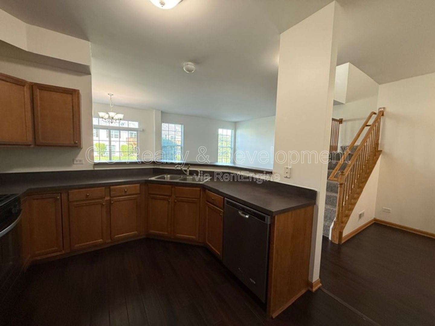 *** 3BR - 2.5BA / APPLIANCES INCLUDED / GARAGE / IN-UNIT LAUNDRY / PET FRIENDLY *** property image