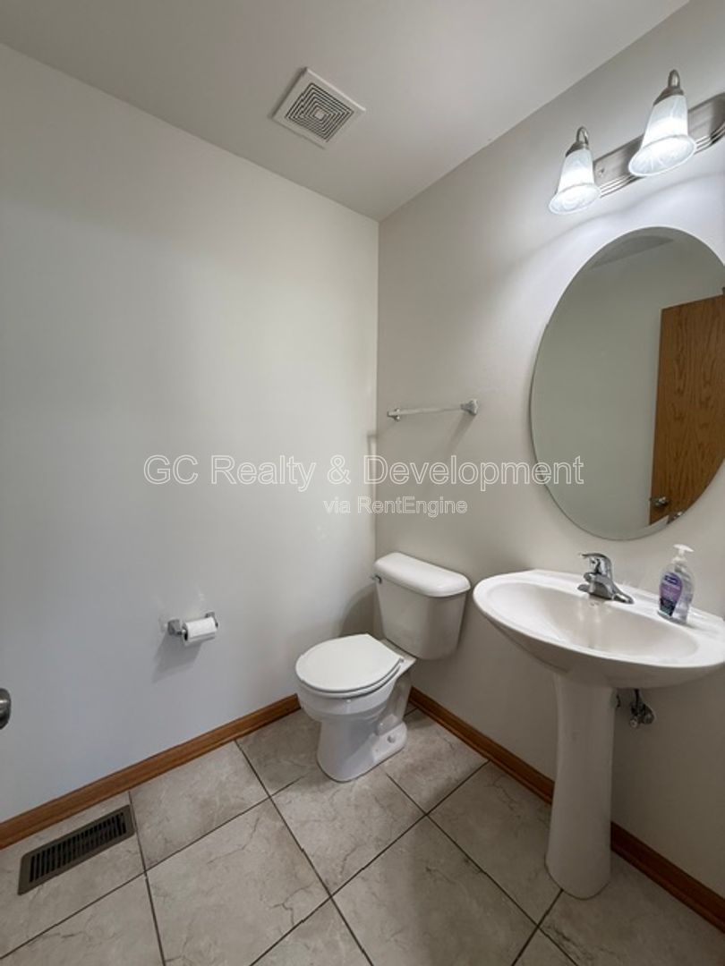 *** 3BR - 2.5BA / APPLIANCES INCLUDED / GARAGE / IN-UNIT LAUNDRY / PET FRIENDLY *** property image