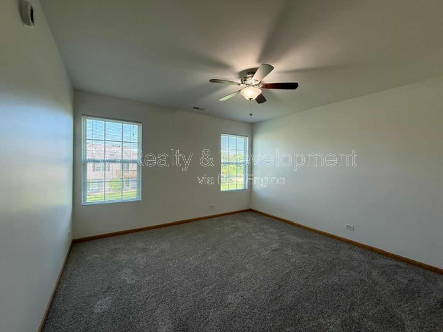 *** 3BR - 2.5BA / APPLIANCES INCLUDED / GARAGE / IN-UNIT LAUNDRY / PET FRIENDLY *** property image