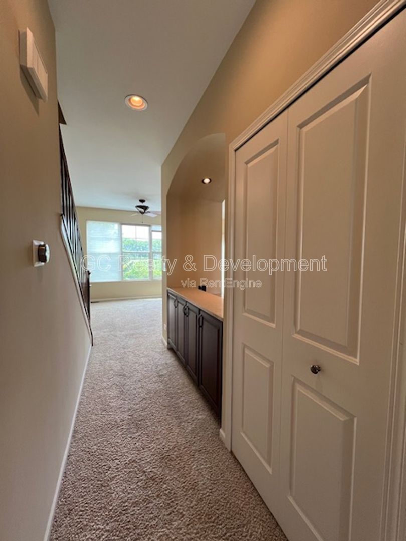 ***COMING SOON 8-1-26! / 3BDRM - 2.5BTH / END UNIT / SS APPLIANCES / 2ND FLOOR LAUNDRY / LOWER-LEVEL BONUS ROOM*** property image