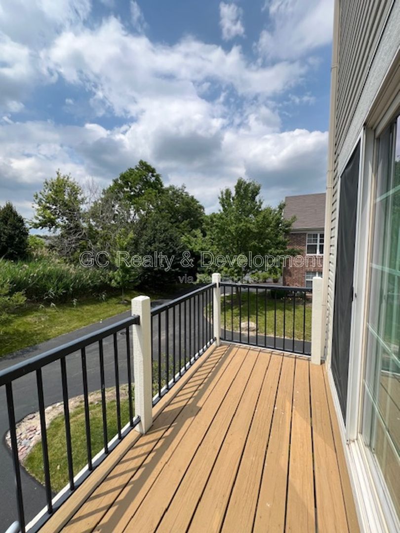***COMING SOON 8-1-26! / 3BDRM - 2.5BTH / END UNIT / SS APPLIANCES / 2ND FLOOR LAUNDRY / LOWER-LEVEL BONUS ROOM*** property image
