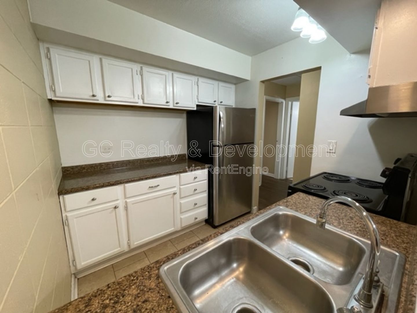 *** AVAILABLE 07/21/25! / CRYSTAL LAKE LOCATION / 2 BDRM / 1 BTH / APPLIANCES INCL / TENANT ONLY PAYS ELECTRIC *** property image