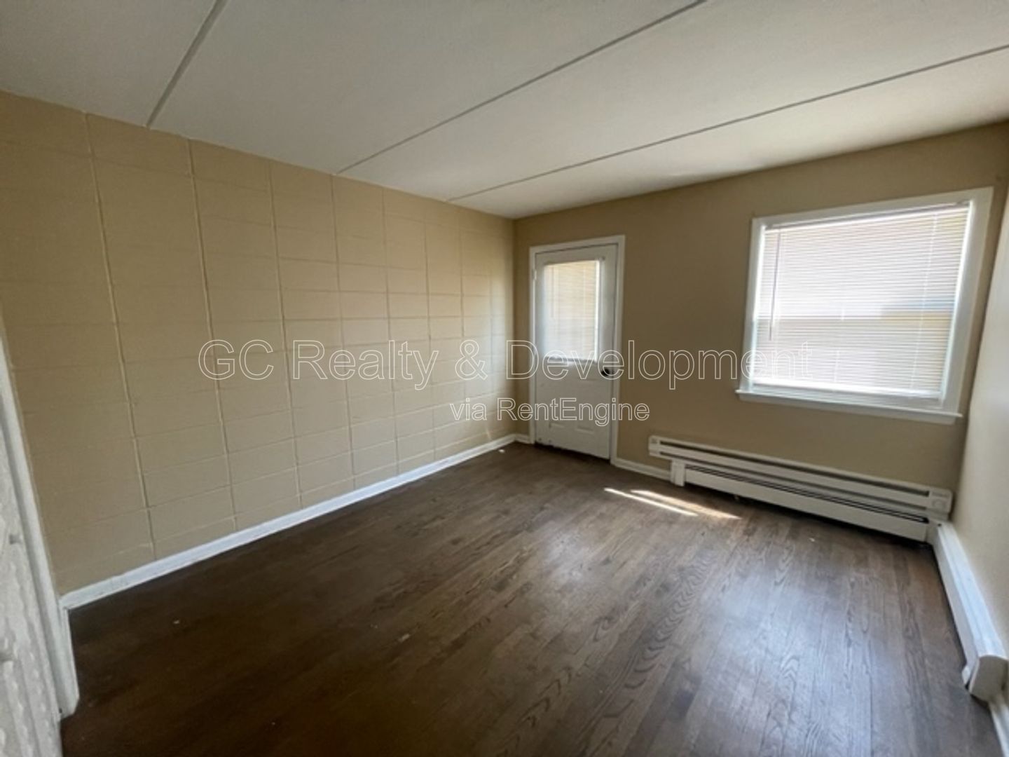 *** AVAILABLE 07/21/25! / CRYSTAL LAKE LOCATION / 2 BDRM / 1 BTH / APPLIANCES INCL / TENANT ONLY PAYS ELECTRIC *** property image