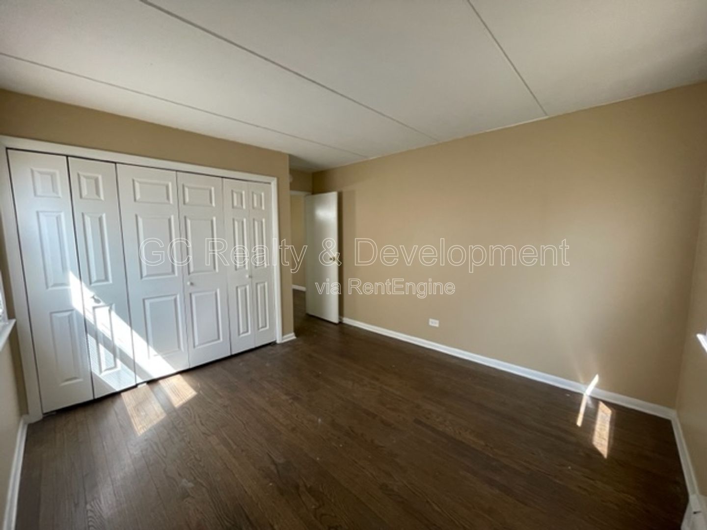 *** AVAILABLE 07/21/25! / CRYSTAL LAKE LOCATION / 2 BDRM / 1 BTH / APPLIANCES INCL / TENANT ONLY PAYS ELECTRIC *** property image