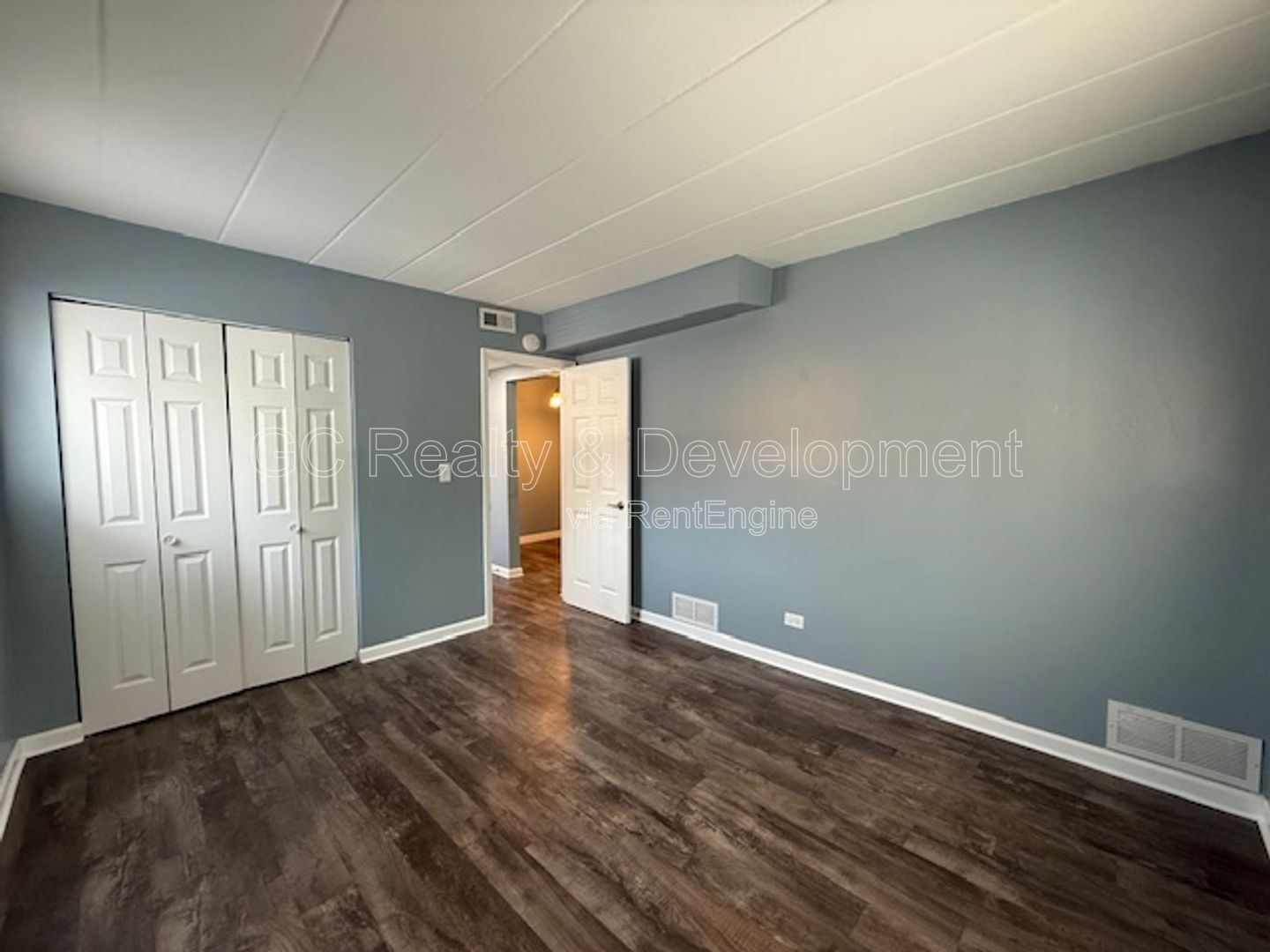 *** FULLY UPDATED / 1 BDRM / FIRST FLOOR UNIT / NEW APPLIANCES INCL / ONE PARKING SPACE*** property image