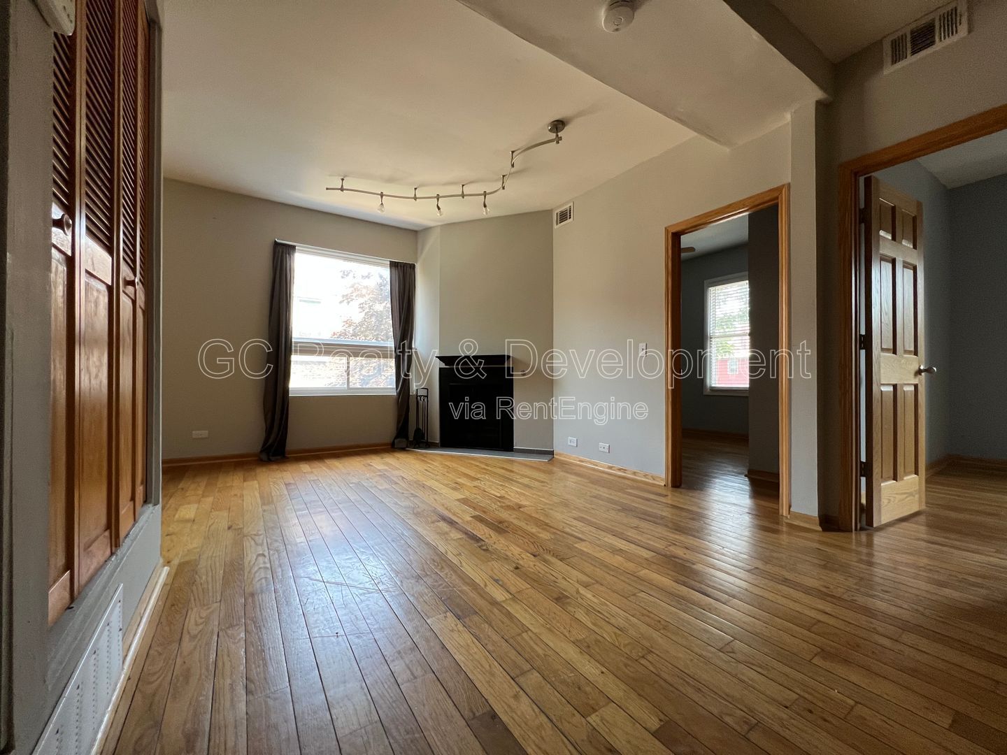 *** AVAILABLE 8/15/26! / LINCOLN PARK LOCATION / 2 BDRM / SS APPL / WASHER & DRYER IN UNIT / PARKING SPACE INCL*** property image