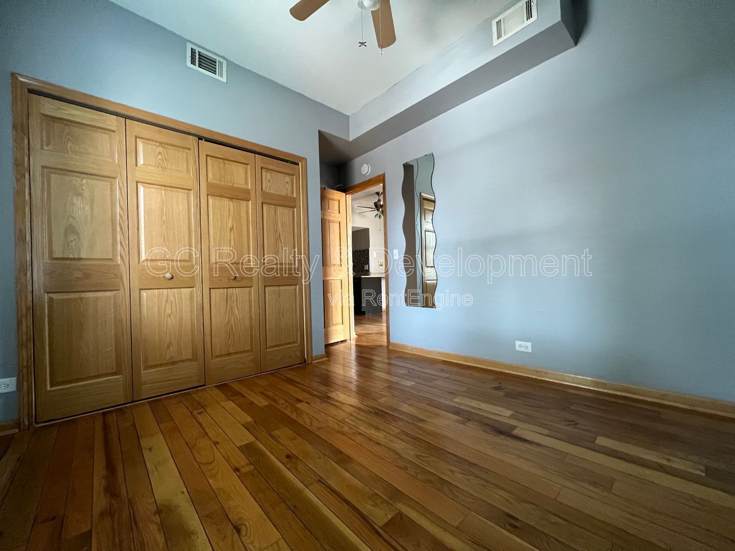 *** AVAILABLE 8/15/26! / LINCOLN PARK LOCATION / 2 BDRM / SS APPL / WASHER & DRYER IN UNIT / PARKING SPACE INCL*** property image