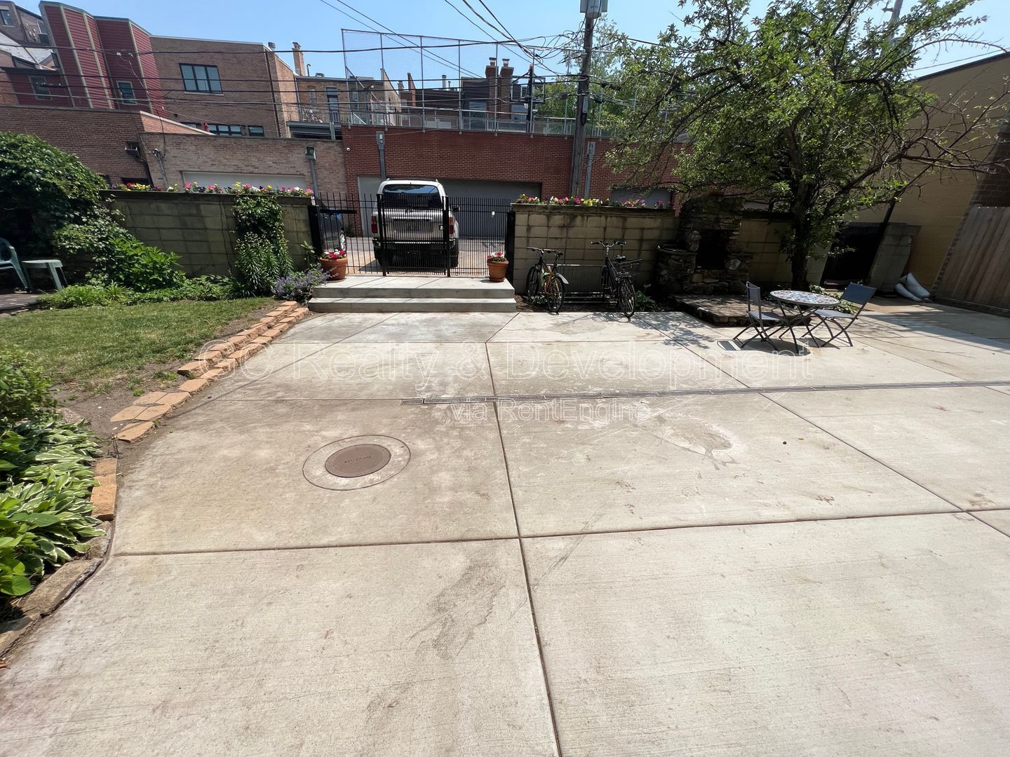 *** AVAILABLE 8/15/26! / LINCOLN PARK LOCATION / 2 BDRM / SS APPL / WASHER & DRYER IN UNIT / PARKING SPACE INCL*** property image