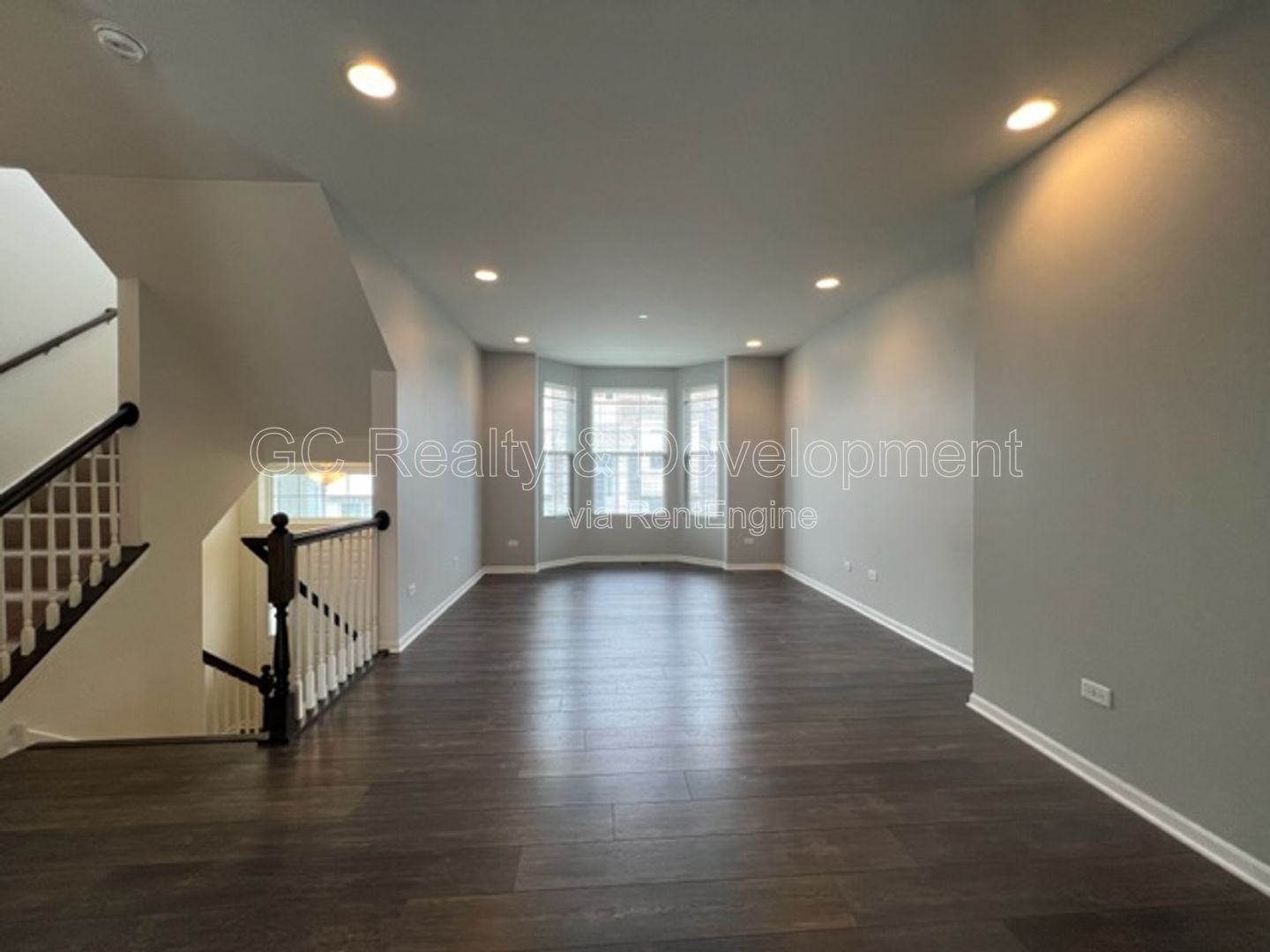 *** NEWER CONTRUCTION / EMERSON PARK / CENTRAL AIR / FINISHED LOWER LEVER / SS APPLIANCES / ATTACHED GARAGE *** property image