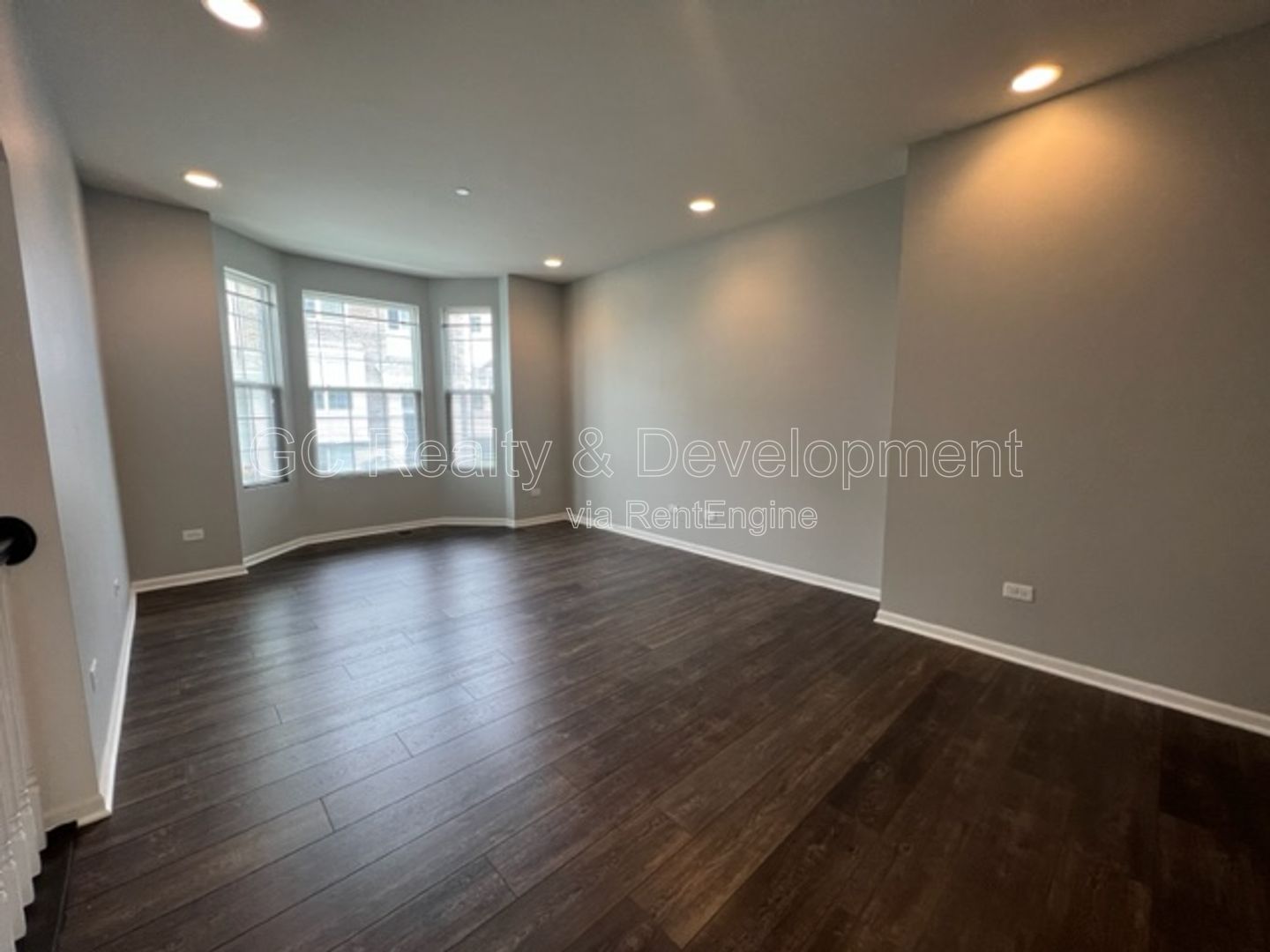*** NEWER CONTRUCTION / EMERSON PARK / CENTRAL AIR / FINISHED LOWER LEVER / SS APPLIANCES / ATTACHED GARAGE *** property image